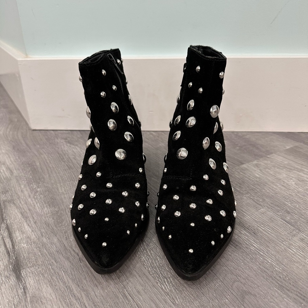 Lightly worn Kenneth Cole Barston studded ankle booties size 37.5